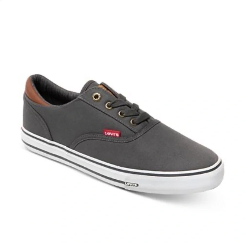 NWT men’s Levi’s Ethan 2 charcoal grey casual denim lace up sneaker size 7.5